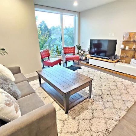 Monki Di Executive Suites: Luxury City Home with Rooftop Patio Calgary Exterior photo