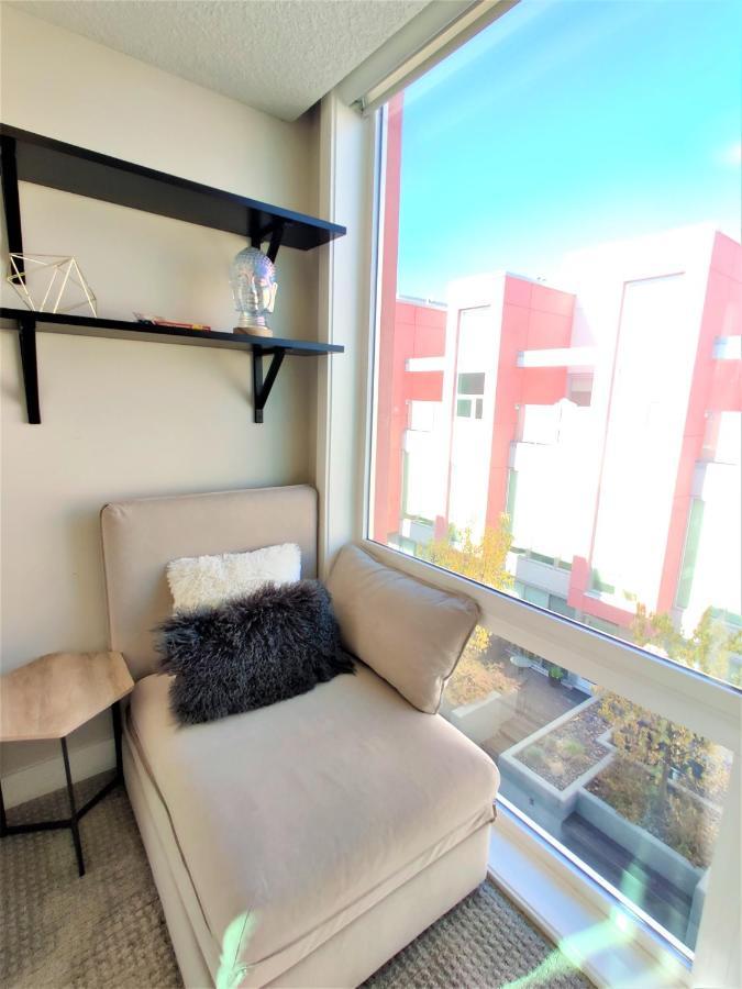 Monki Di Executive Suites: Luxury City Home with Rooftop Patio Calgary Exterior photo